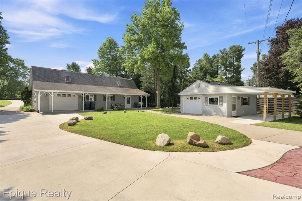 3864 Lakeshore Road