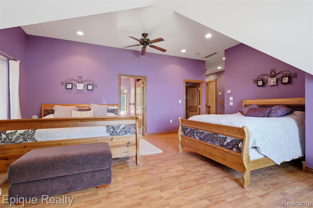 3864 Lakeshore Road