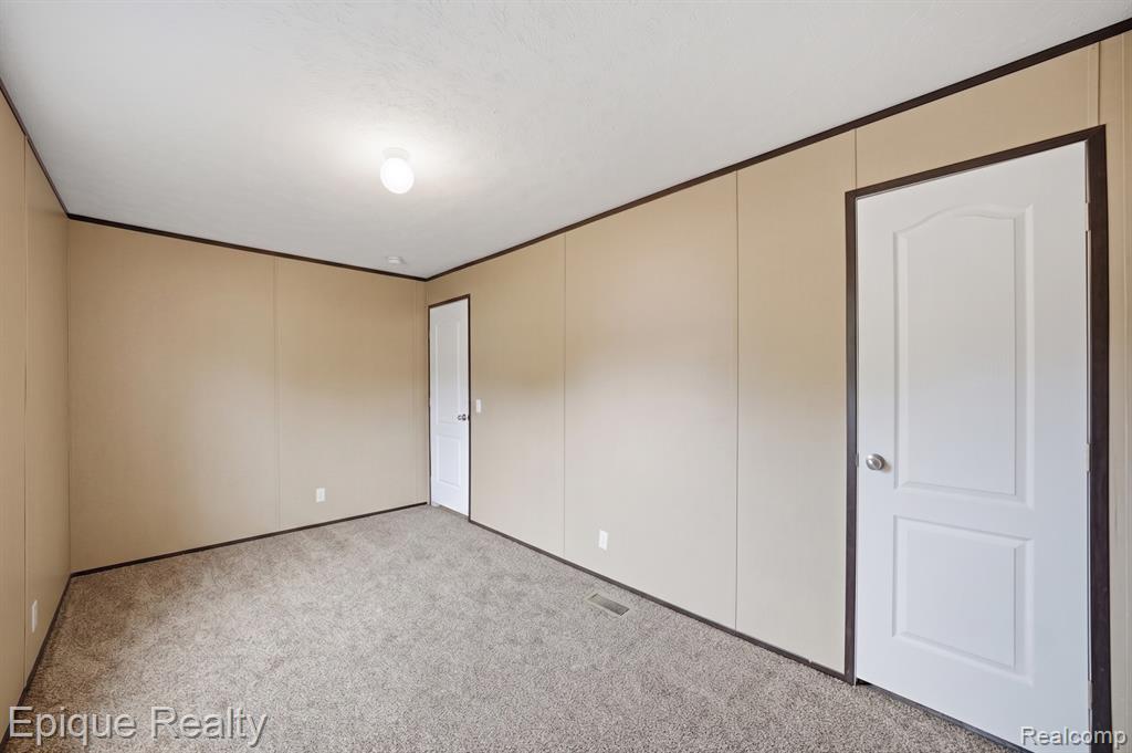 48580 Pineview Drive