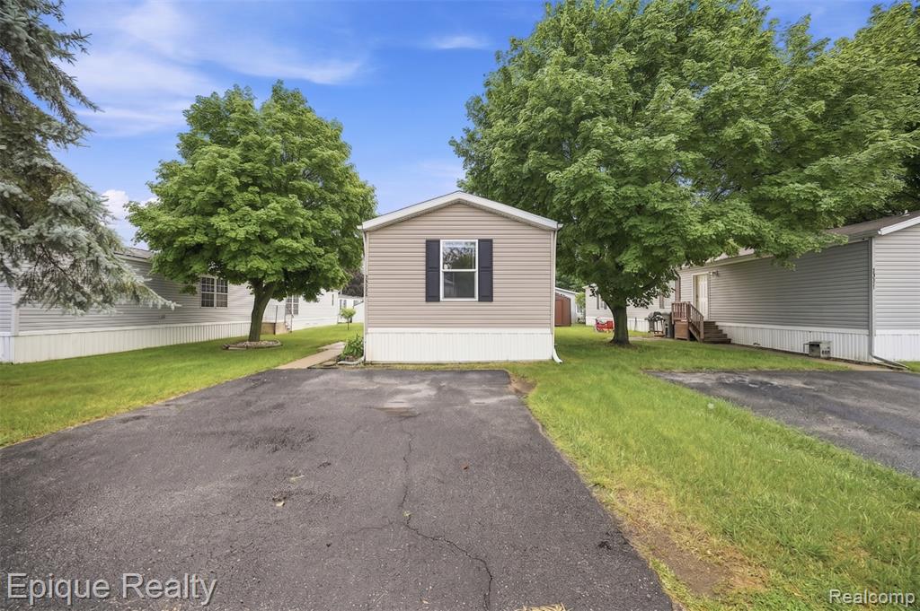 48580 Pineview Drive