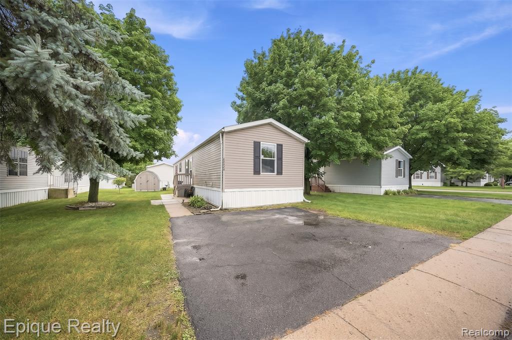 48580 Pineview Drive