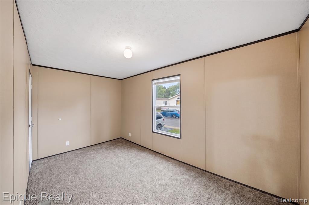 48580 Pineview Drive