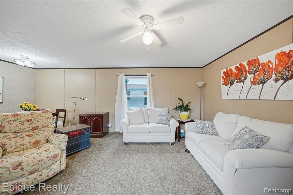 48580 Pineview Drive