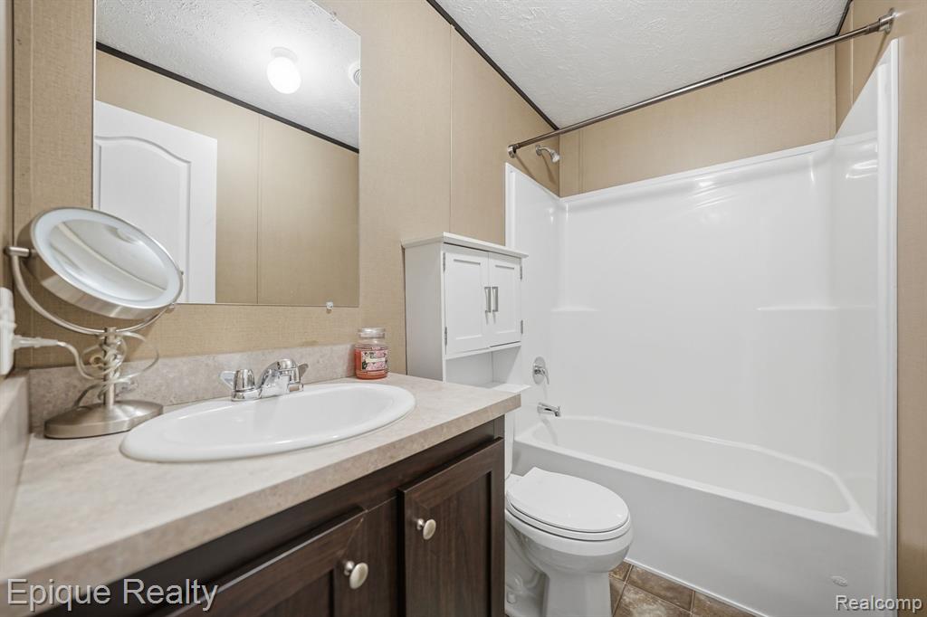 48580 Pineview Drive