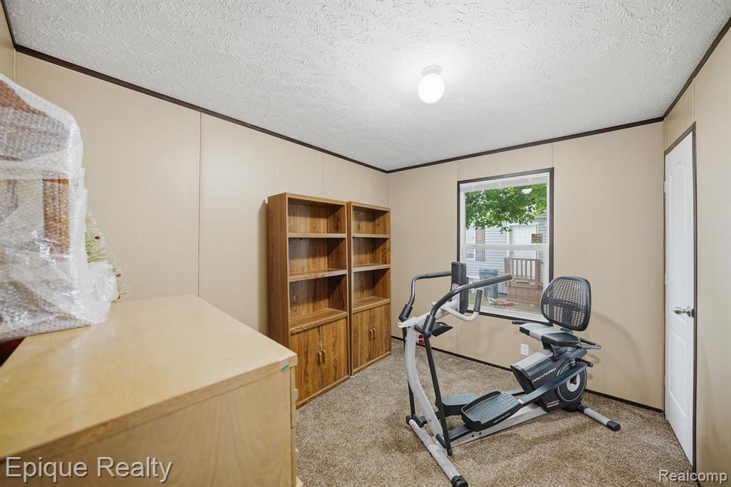 48580 Pineview Drive
