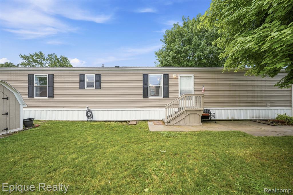 48580 Pineview Drive