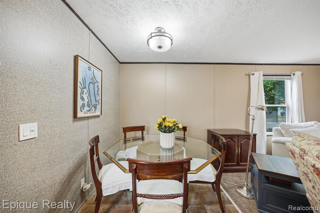 48580 Pineview Drive