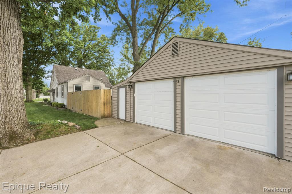 3402 Normandy Road