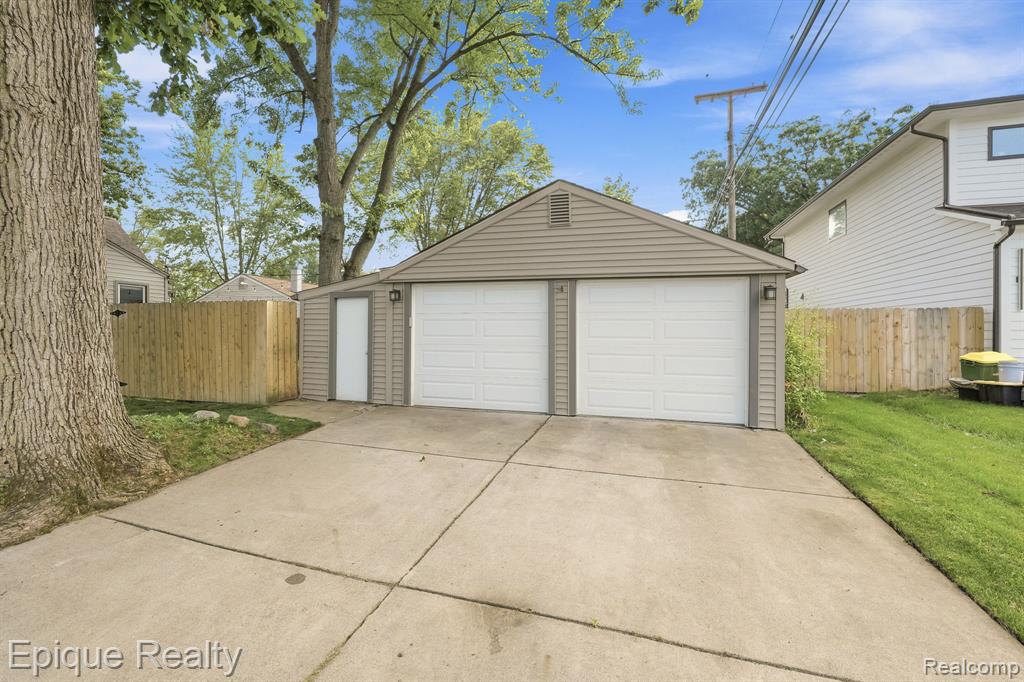 3402 Normandy Road
