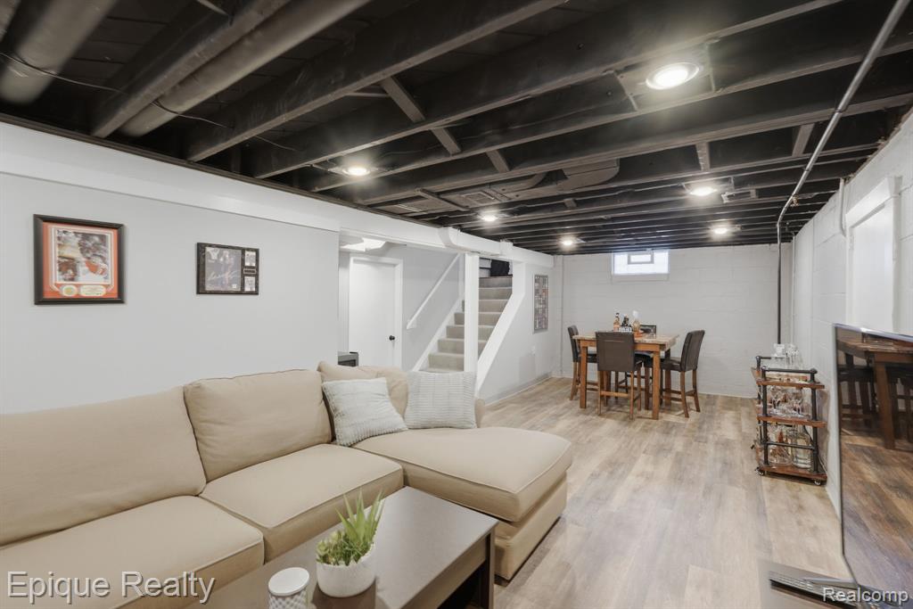 3402 Normandy Road