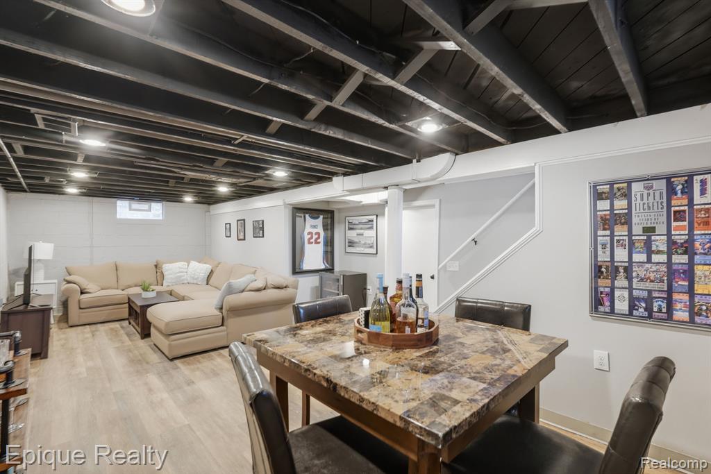 3402 Normandy Road