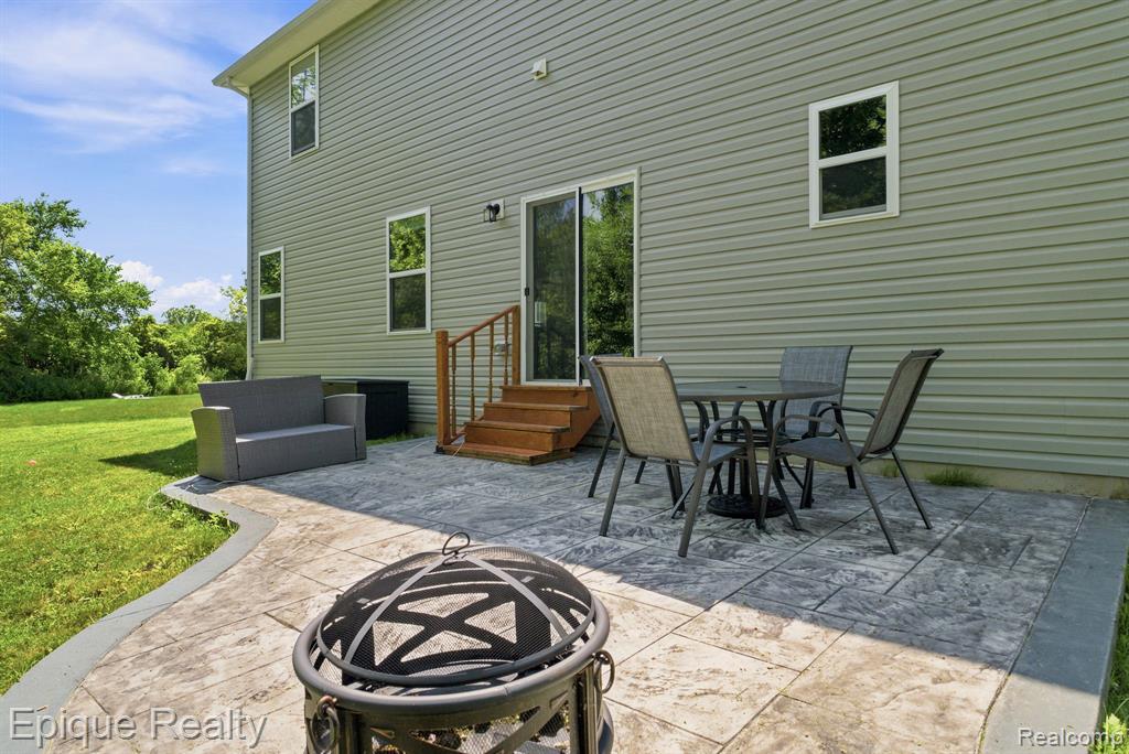 2360 Scenic Hollow Drive