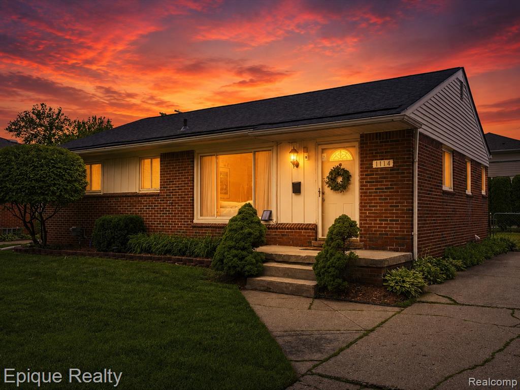 1114 W 13 Mile Road