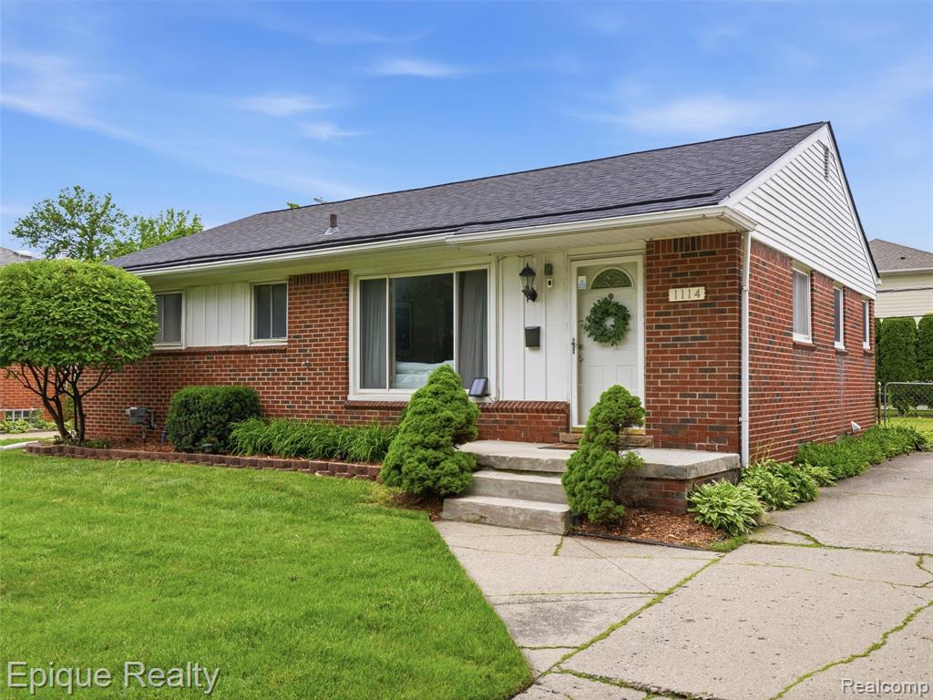 1114 W 13 Mile Road