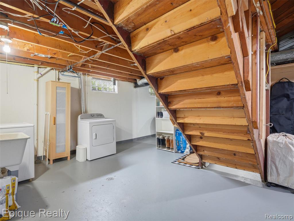 1114 W 13 Mile Road