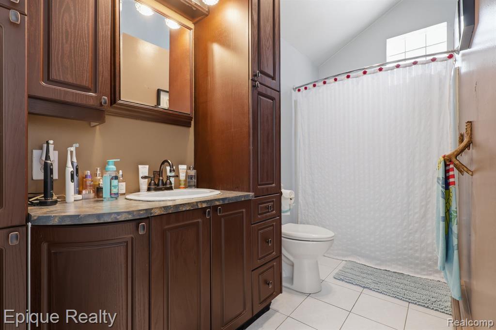 4049 Blue River Drive