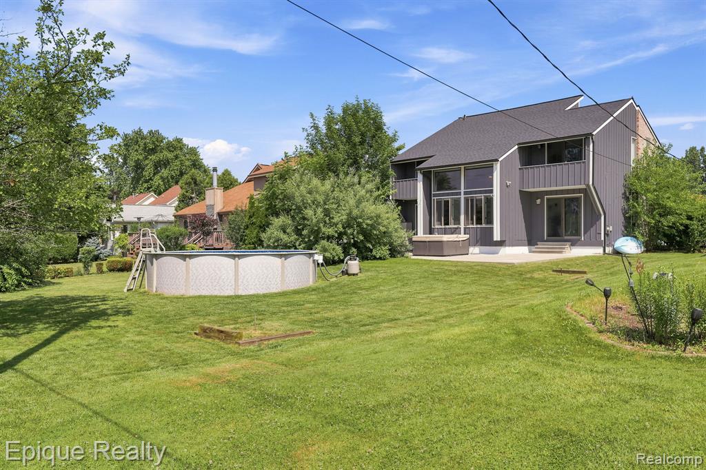 4049 Blue River Drive