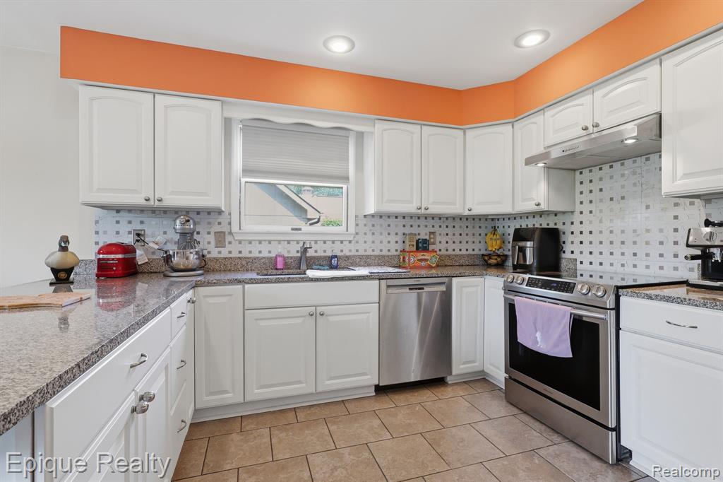 4049 Blue River Drive