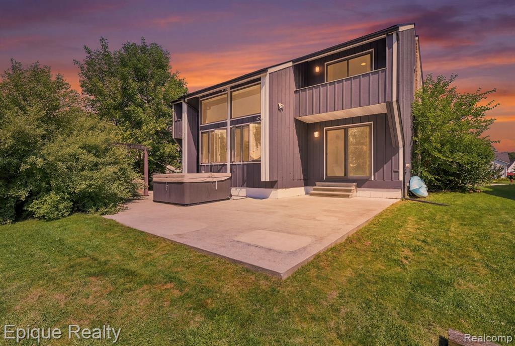 4049 Blue River Drive