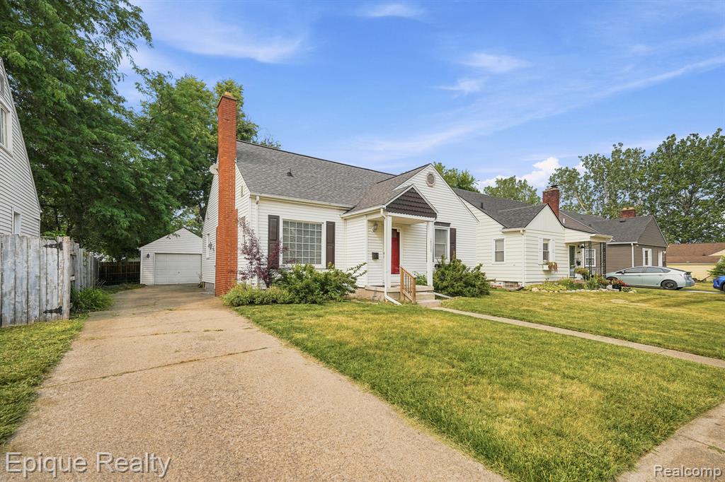 2015 Gold Avenue