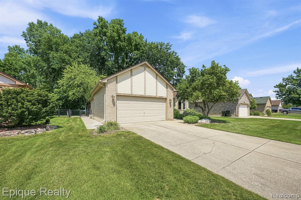 11551 Creekside Court