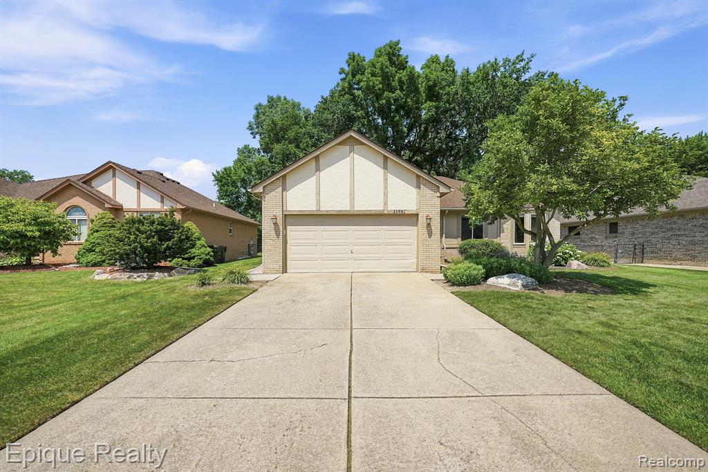 11551 Creekside Court
