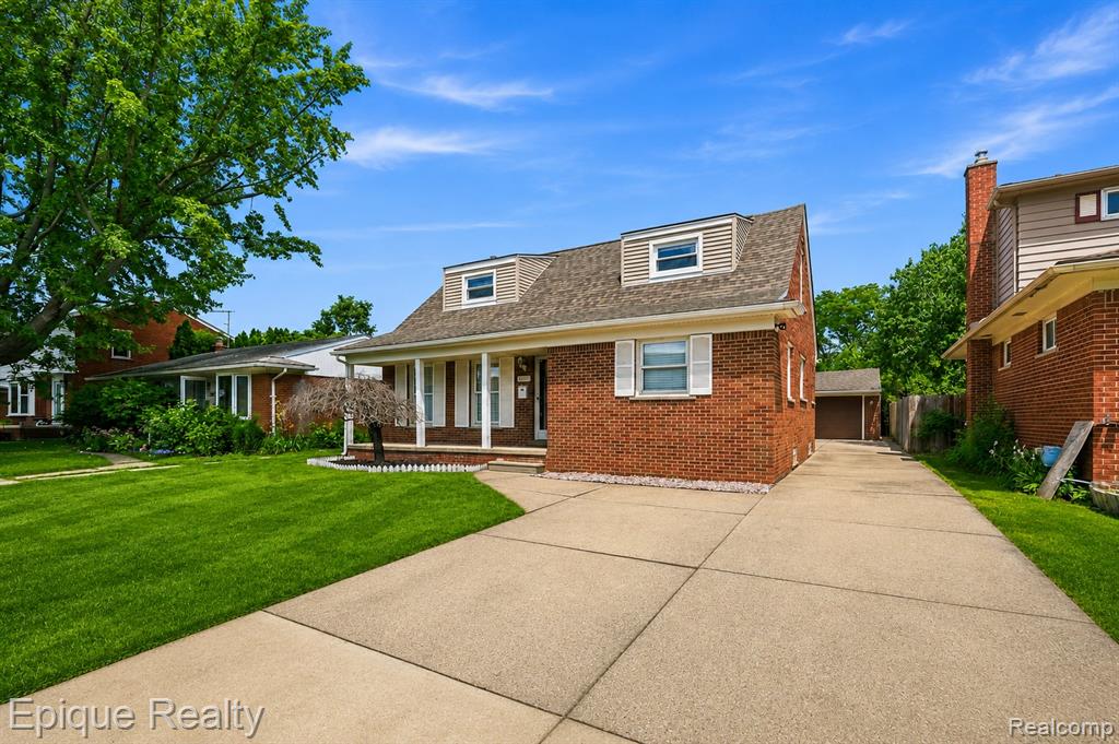 18317 Spring Court