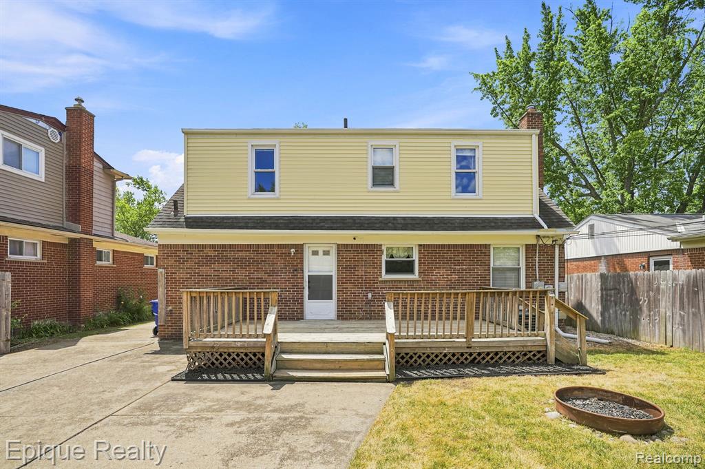 18317 Spring Court