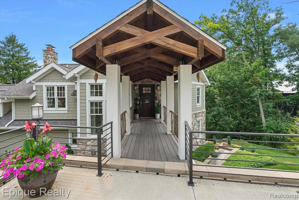 791 Central Drive