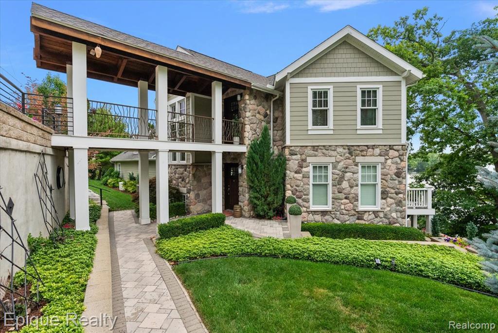 791 Central Drive