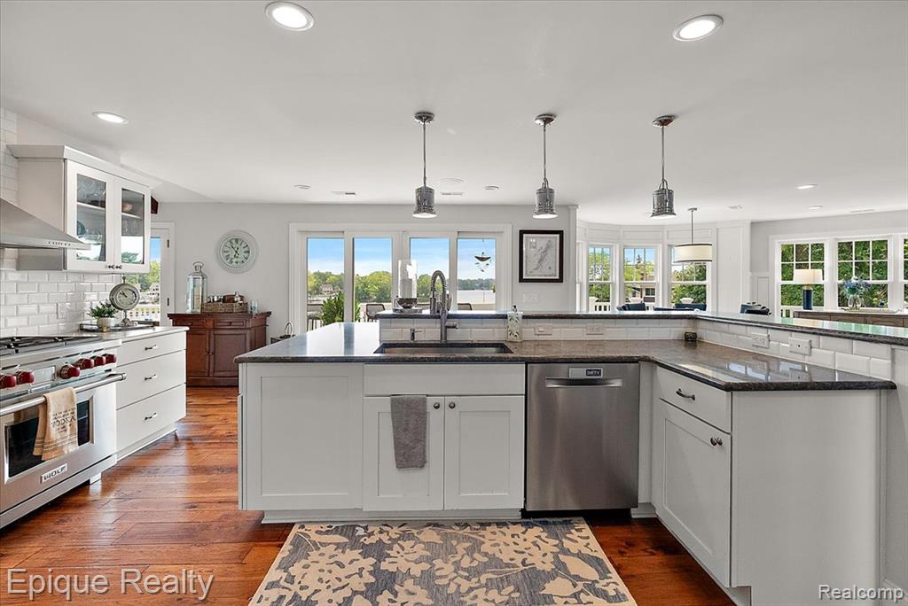 791 Central Drive
