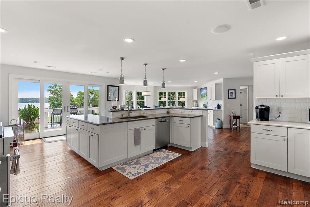 791 Central Drive