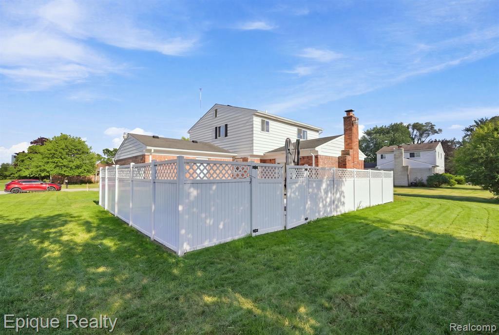27819 Westcott Crescent Circle
