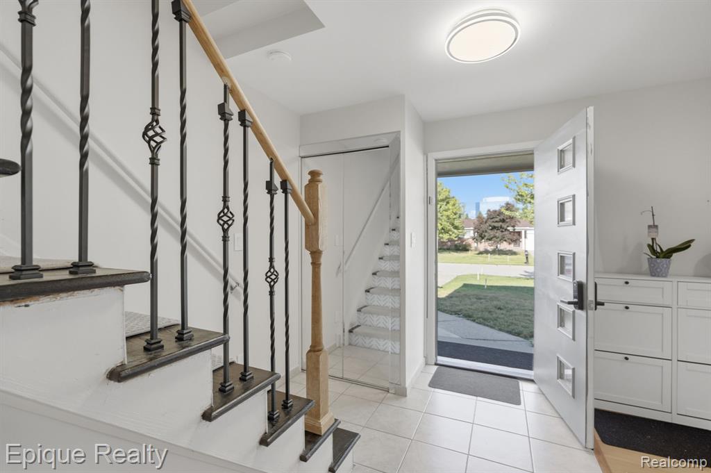 27819 Westcott Crescent Circle