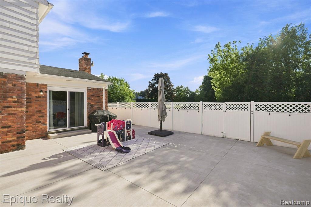 27819 Westcott Crescent Circle