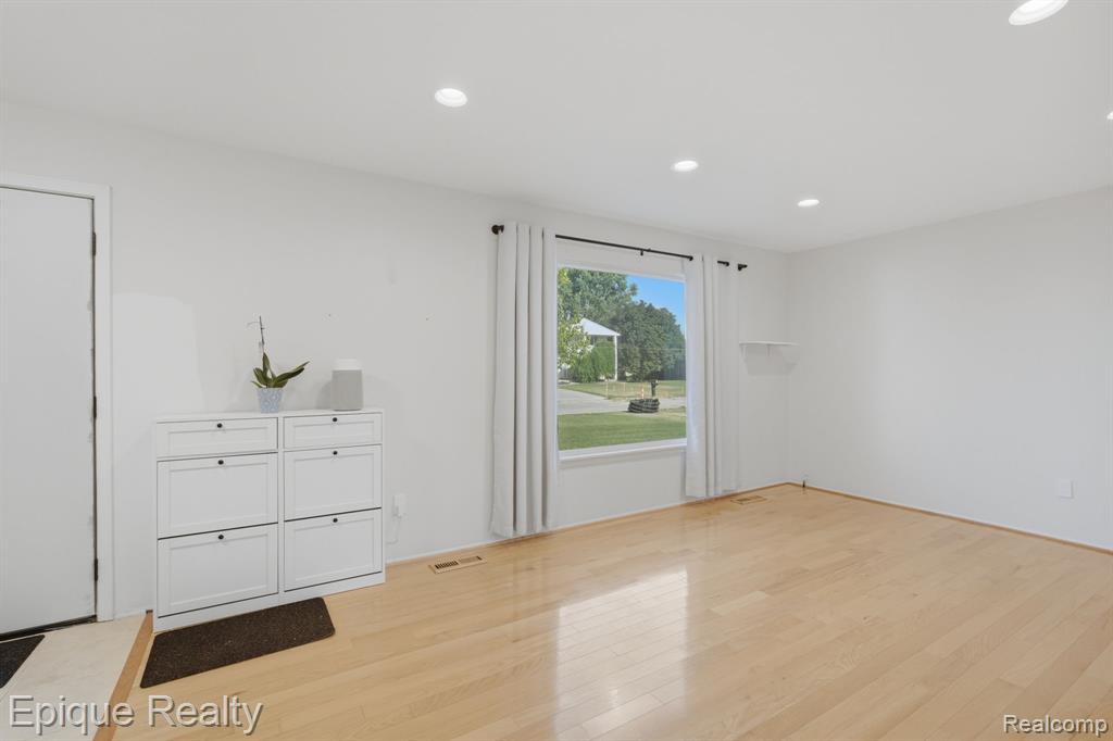 27819 Westcott Crescent Circle