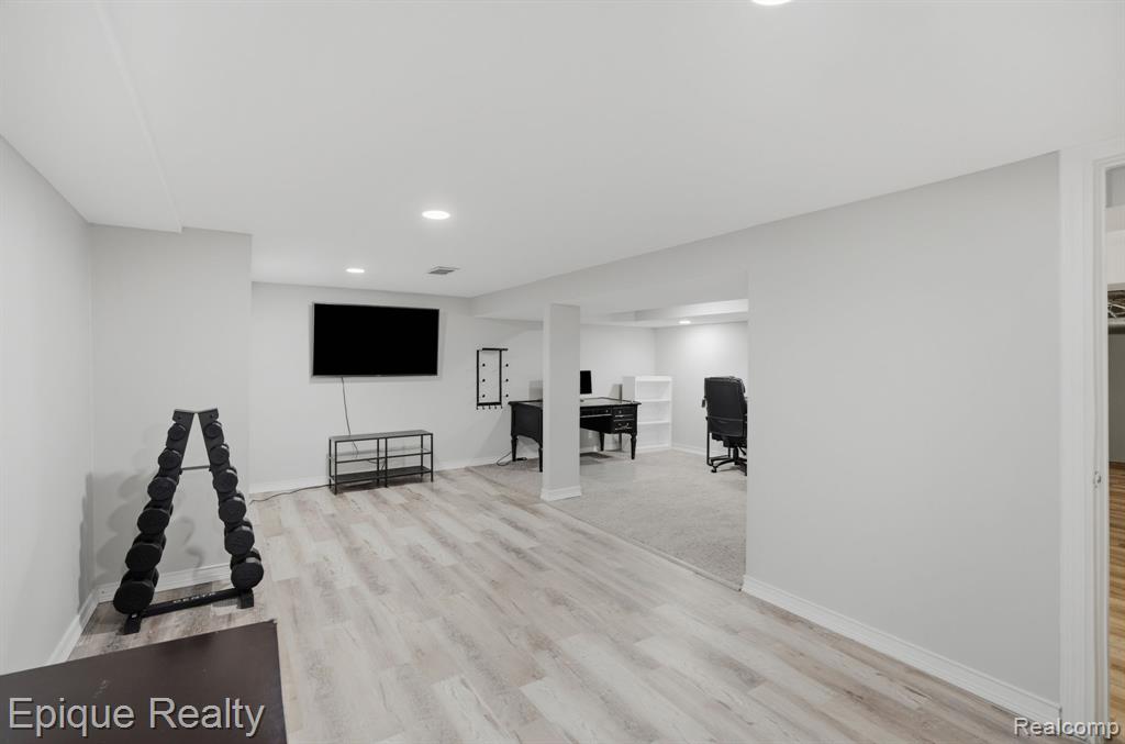 27819 Westcott Crescent Circle