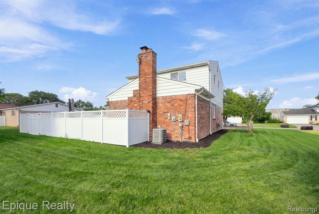 27819 Westcott Crescent Circle