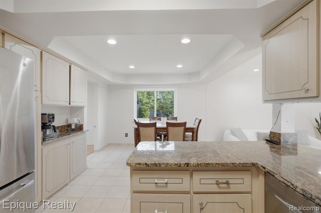 27819 Westcott Crescent Circle
