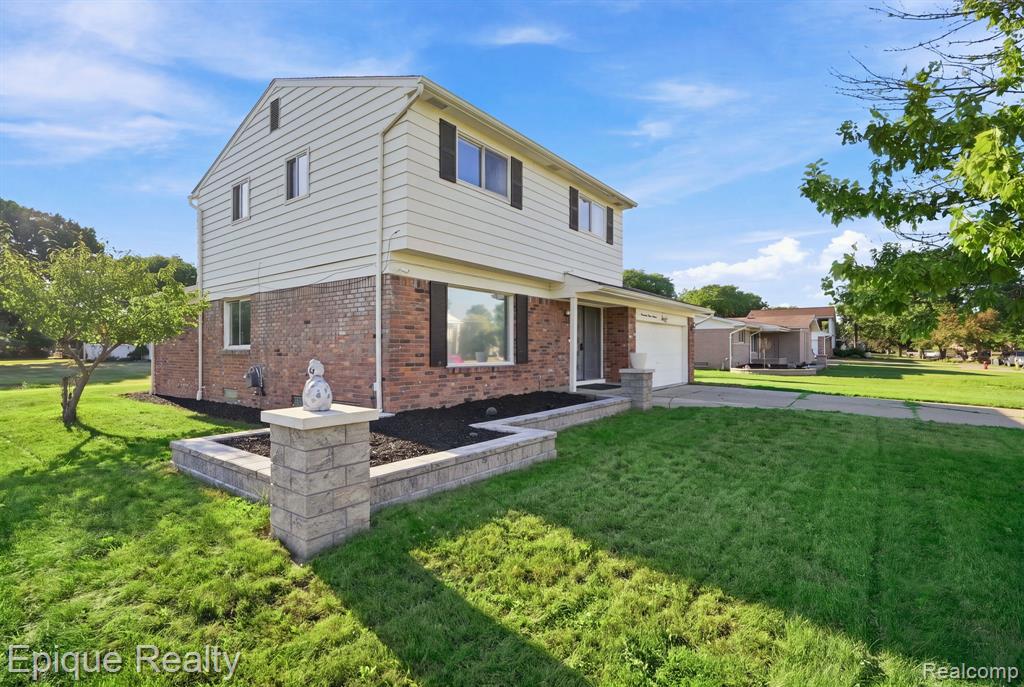 27819 Westcott Crescent Circle