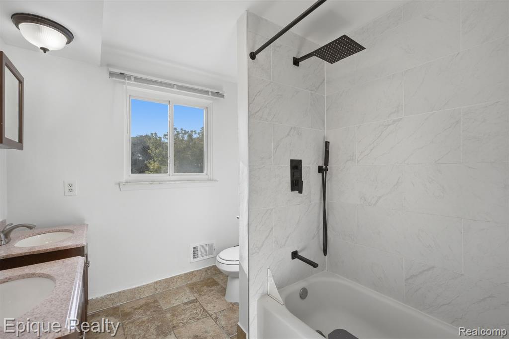 27819 Westcott Crescent Circle