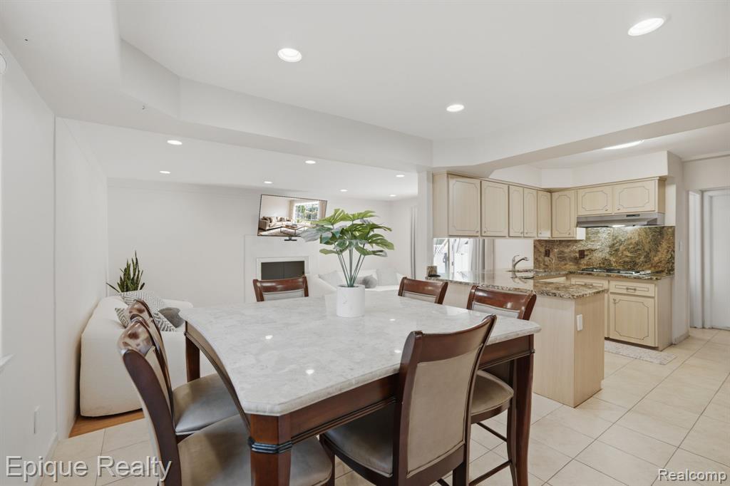 27819 Westcott Crescent Circle