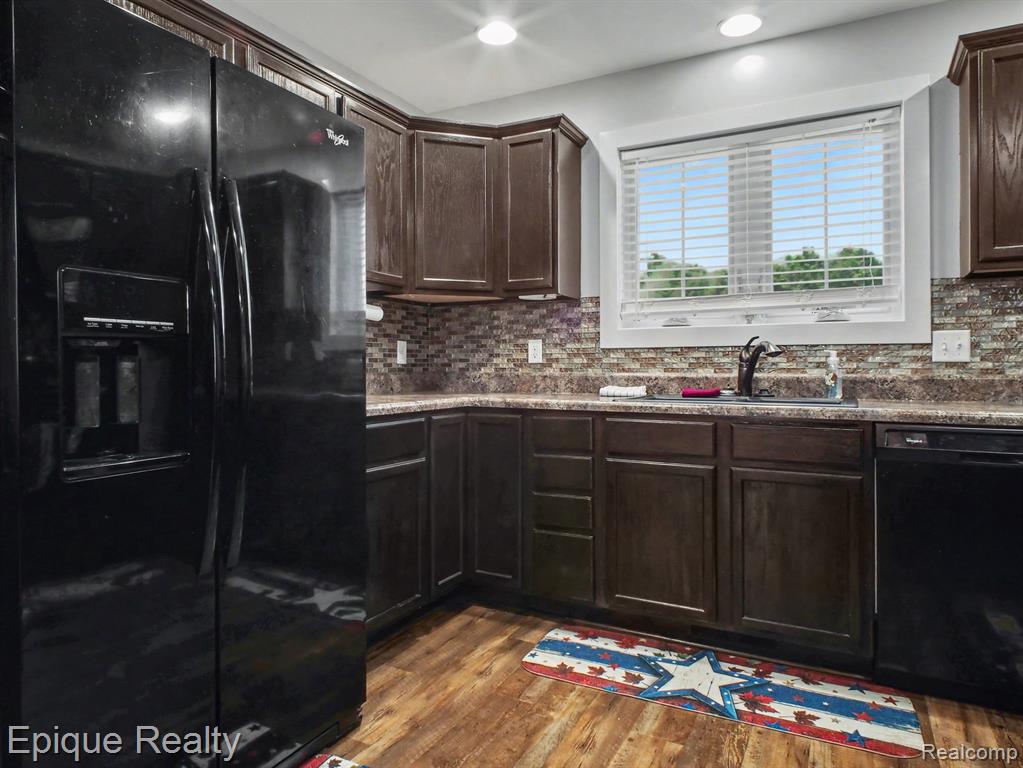 8686 Summer Ridge Drive