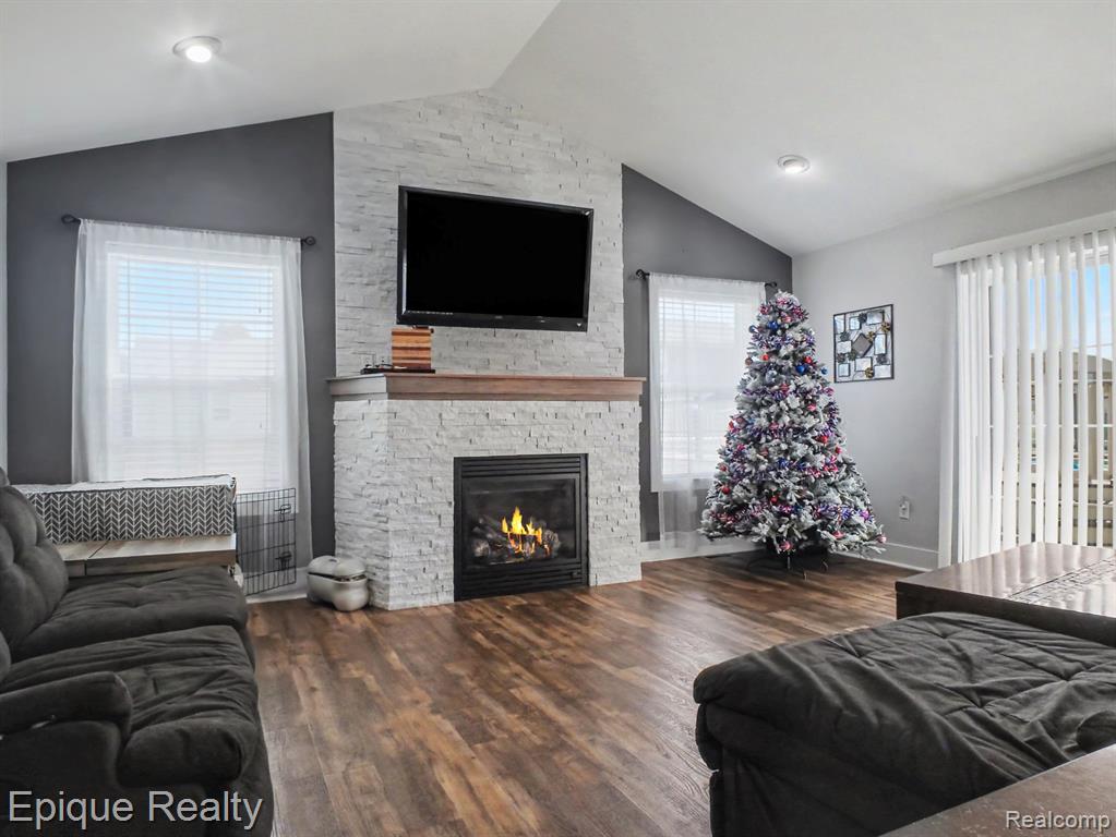 8686 Summer Ridge Drive