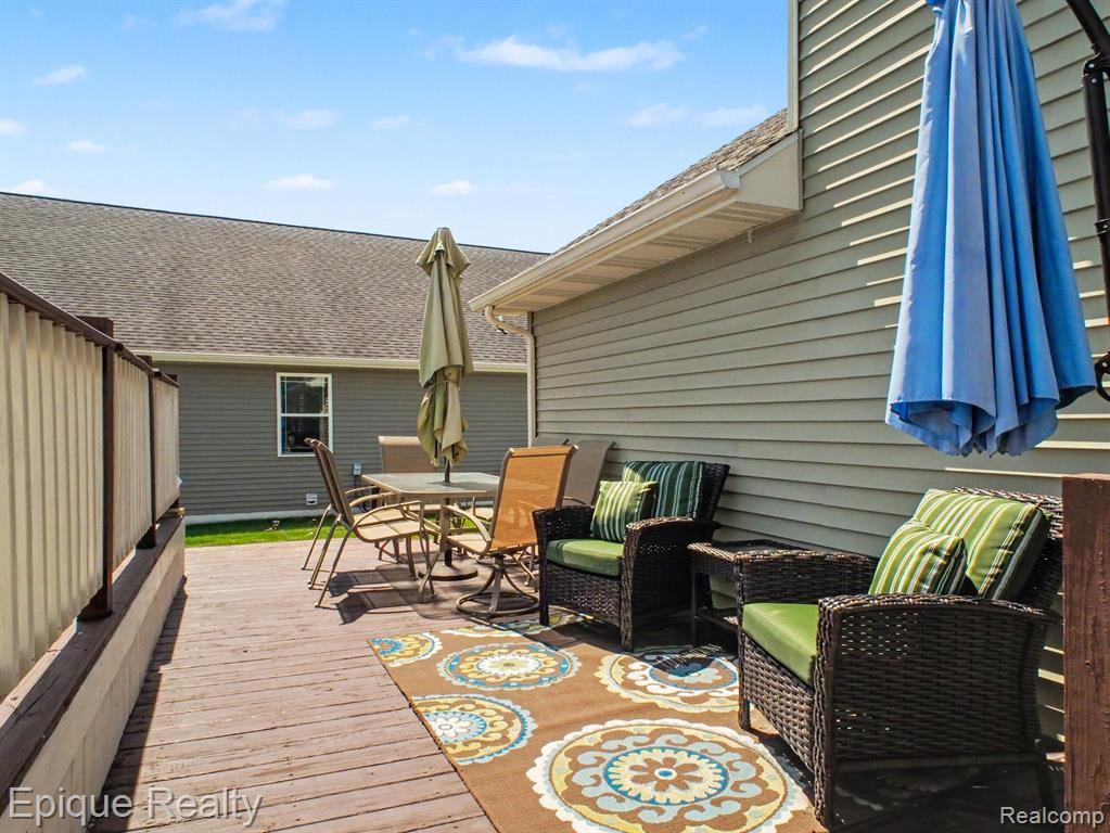8686 Summer Ridge Drive