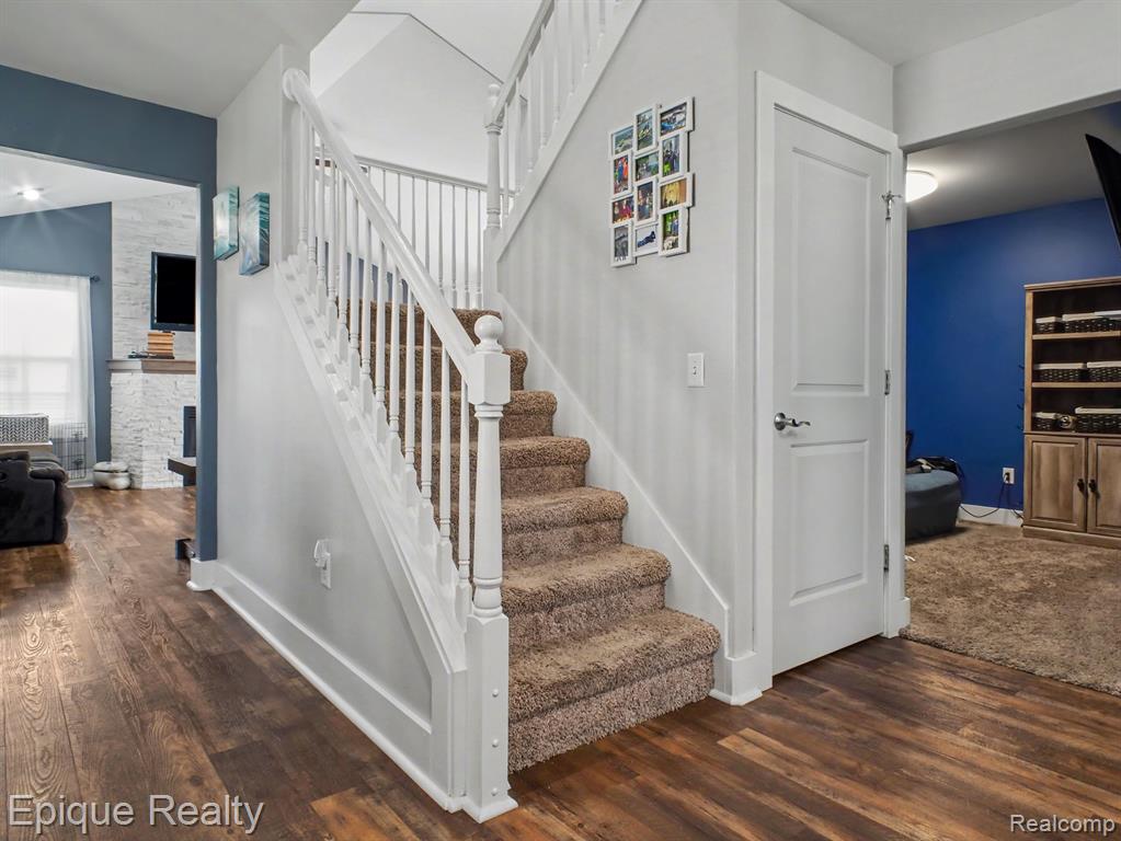 8686 Summer Ridge Drive