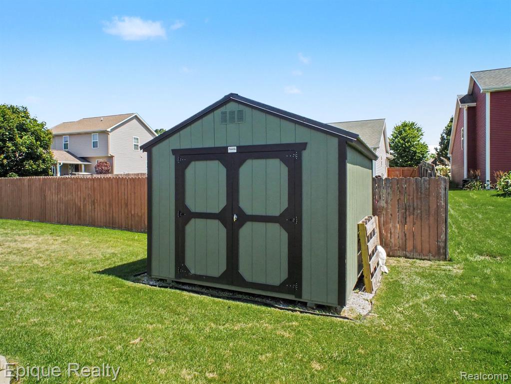 8686 Summer Ridge Drive