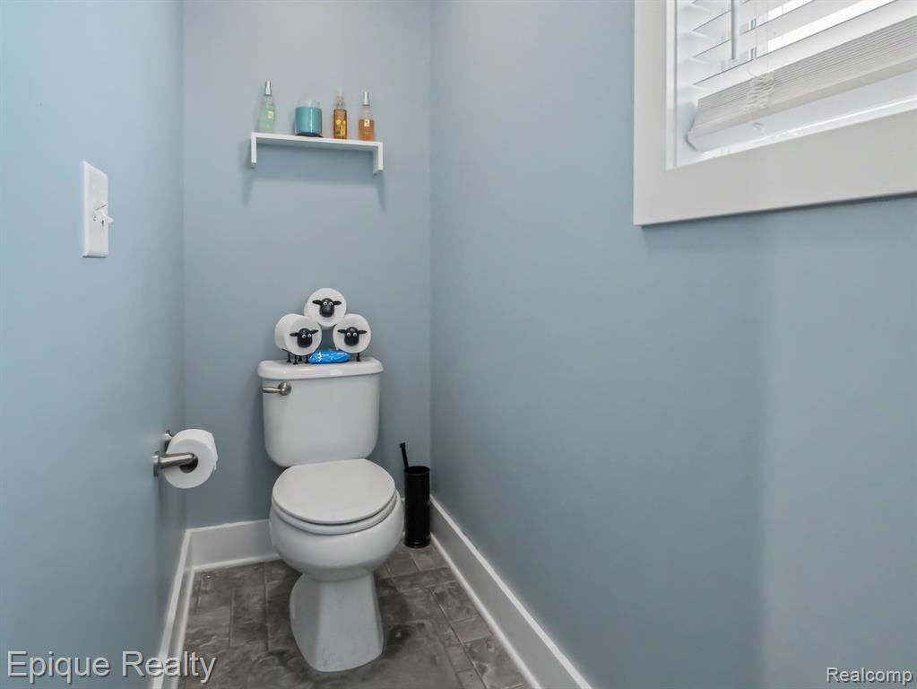 8686 Summer Ridge Drive