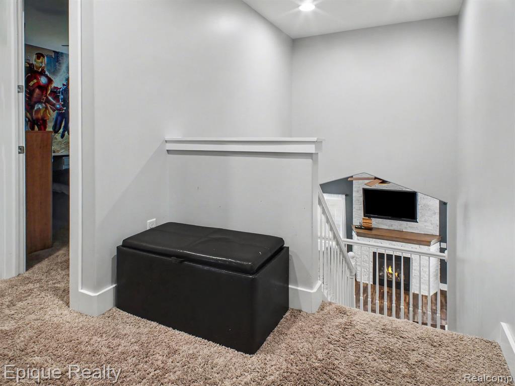 8686 Summer Ridge Drive
