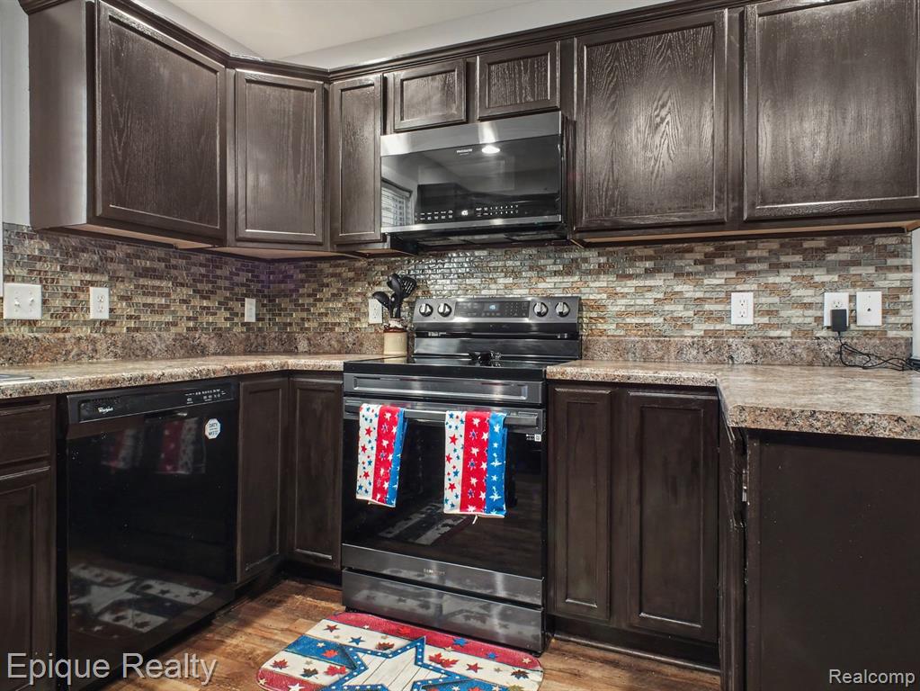 8686 Summer Ridge Drive